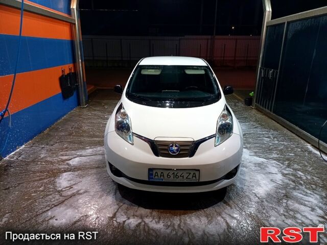 Белый Ниссан Лиф, объемом двигателя 0 л и пробегом 213 тыс. км за 5500 $, фото 1 на Automoto.ua