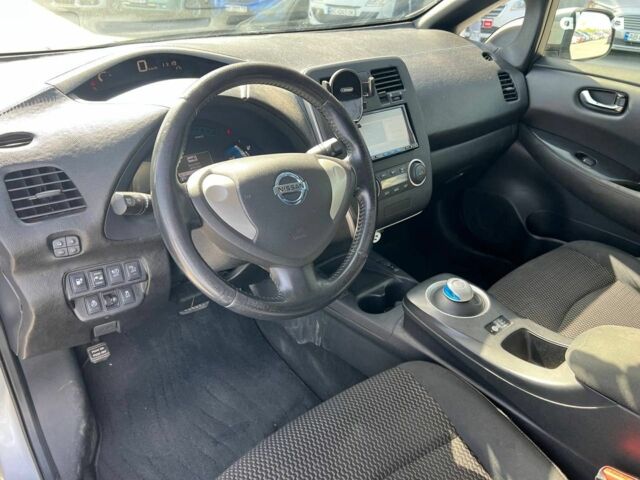 Белый Ниссан Лиф, объемом двигателя 1.5 л и пробегом 85 тыс. км за 6490 $, фото 28 на Automoto.ua