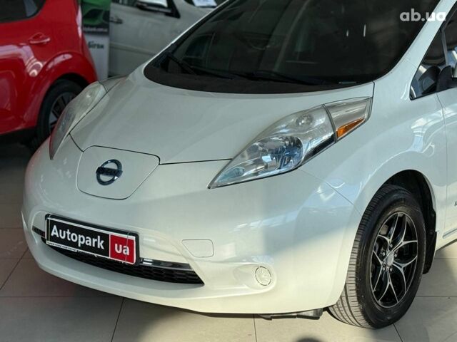 Белый Ниссан Лиф, объемом двигателя 0 л и пробегом 102 тыс. км за 6490 $, фото 3 на Automoto.ua