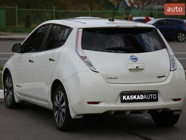 Белый Ниссан Лиф, объемом двигателя 0 л и пробегом 220 тыс. км за 7300 $, фото 3 на Automoto.ua