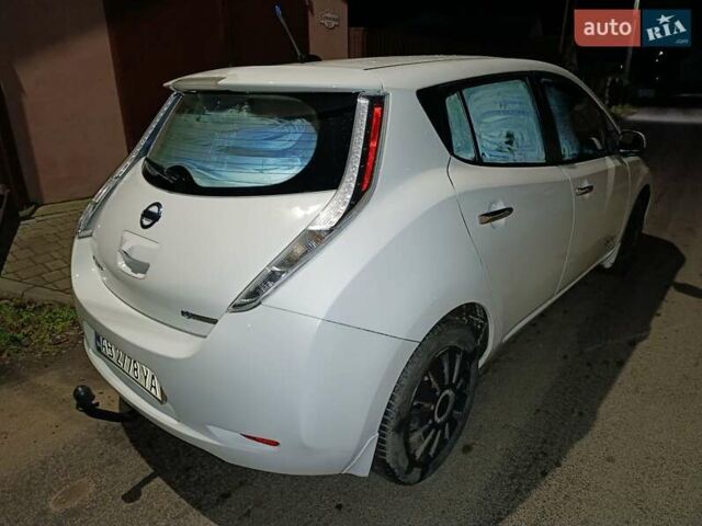 Белый Ниссан Лиф, объемом двигателя 0 л и пробегом 170 тыс. км за 6300 $, фото 1 на Automoto.ua