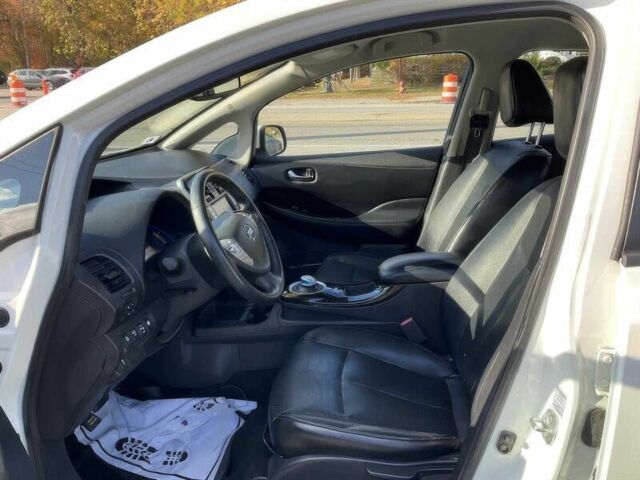 Белый Ниссан Лиф, объемом двигателя 0 л и пробегом 89 тыс. км за 8200 $, фото 7 на Automoto.ua