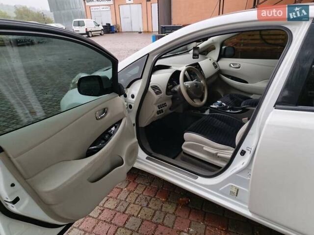 Білий Ніссан Ліф, об'ємом двигуна 0 л та пробігом 140 тис. км за 7000 $, фото 6 на Automoto.ua