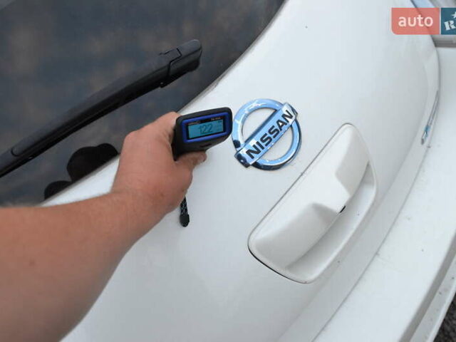 Белый Ниссан Лиф, объемом двигателя 0 л и пробегом 124 тыс. км за 5800 $, фото 31 на Automoto.ua