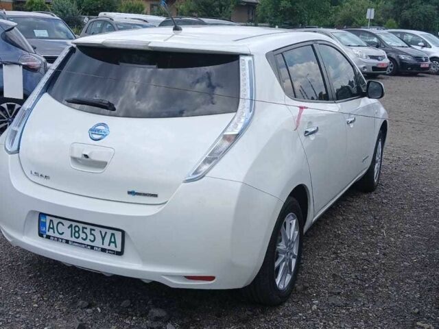 Белый Ниссан Лиф, объемом двигателя 0 л и пробегом 107 тыс. км за 6250 $, фото 4 на Automoto.ua