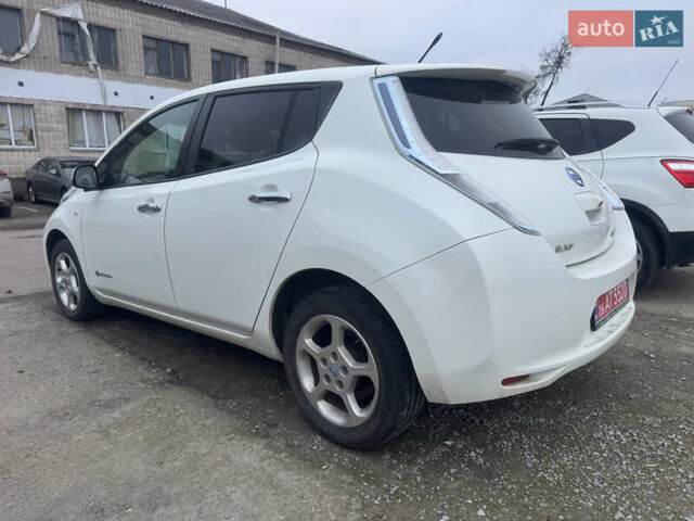 Белый Ниссан Лиф, объемом двигателя 0 л и пробегом 160 тыс. км за 6700 $, фото 5 на Automoto.ua