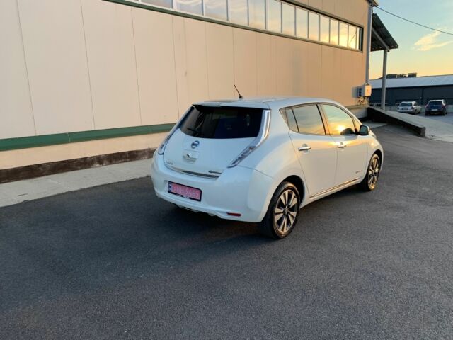 Білий Ніссан Ліф, об'ємом двигуна 0 л та пробігом 145 тис. км за 6950 $, фото 5 на Automoto.ua