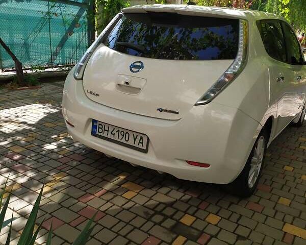 Білий Ніссан Ліф, об'ємом двигуна 0 л та пробігом 191 тис. км за 6700 $, фото 6 на Automoto.ua