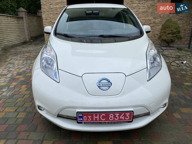 Белый Ниссан Лиф, объемом двигателя 0 л и пробегом 148 тыс. км за 5999 $, фото 6 на Automoto.ua