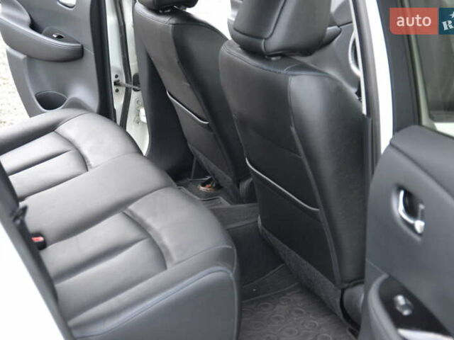 Белый Ниссан Лиф, объемом двигателя 0 л и пробегом 124 тыс. км за 5800 $, фото 18 на Automoto.ua