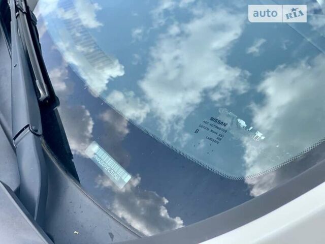 Белый Ниссан Лиф, объемом двигателя 0 л и пробегом 77 тыс. км за 8200 $, фото 11 на Automoto.ua