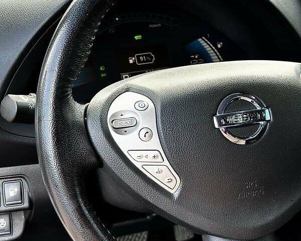 Білий Ніссан Ліф, об'ємом двигуна 0 л та пробігом 96 тис. км за 7950 $, фото 36 на Automoto.ua