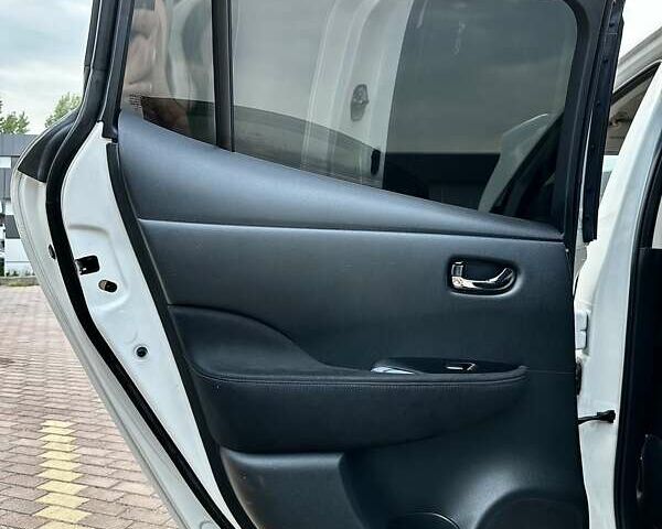 Білий Ніссан Ліф, об'ємом двигуна 0 л та пробігом 96 тис. км за 7950 $, фото 43 на Automoto.ua