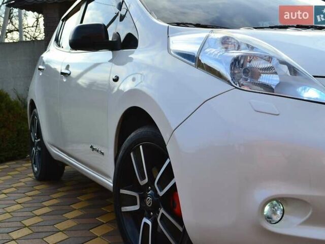 Білий Ніссан Ліф, об'ємом двигуна 0 л та пробігом 96 тис. км за 7950 $, фото 6 на Automoto.ua