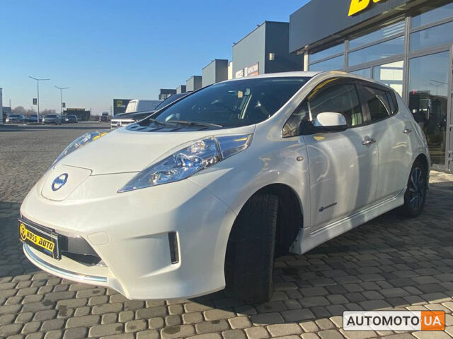 Білий Ніссан Ліф, об'ємом двигуна 24 л та пробігом 122 тис. км за 7700 $, фото 1 на Automoto.ua
