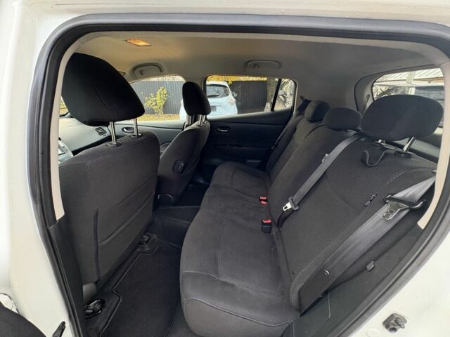 Білий Ніссан Ліф, об'ємом двигуна 0 л та пробігом 122 тис. км за 6200 $, фото 17 на Automoto.ua