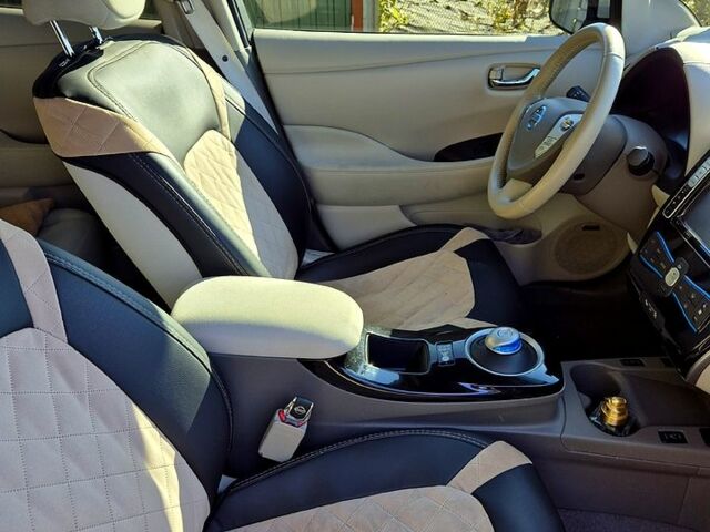 Белый Ниссан Лиф, объемом двигателя 0 л и пробегом 219 тыс. км за 7500 $, фото 9 на Automoto.ua