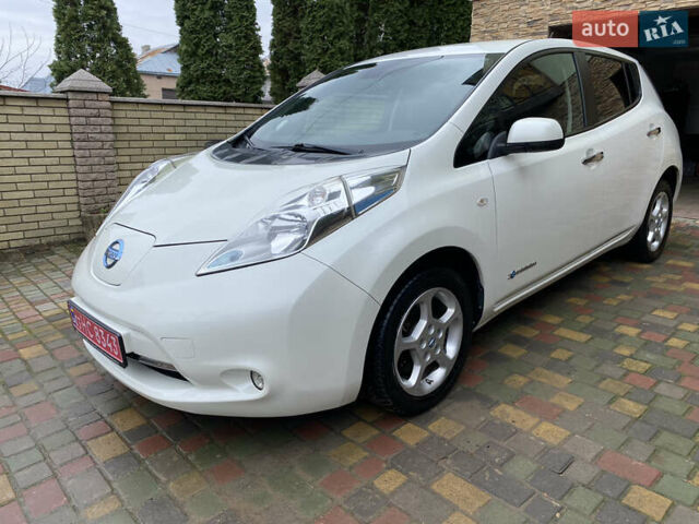 Белый Ниссан Лиф, объемом двигателя 0 л и пробегом 148 тыс. км за 5999 $, фото 5 на Automoto.ua