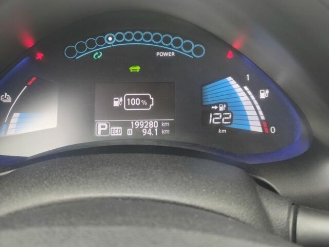 Белый Ниссан Лиф, объемом двигателя 0 л и пробегом 200 тыс. км за 4299 $, фото 1 на Automoto.ua