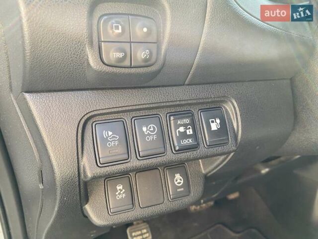 Білий Ніссан Ліф, об'ємом двигуна 0 л та пробігом 164 тис. км за 6600 $, фото 8 на Automoto.ua