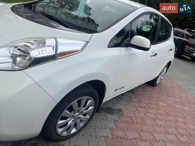 Ниссан Лиф 2014 в Луцке на Automoto.ua Белый Ниссан Лиф, объемом двигателя 0 л и пробегом 100 тыс. км за 7400 $, фото 1 на Automoto.ua