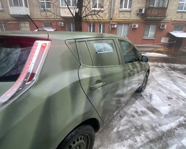 Білий Ніссан Ліф, об'ємом двигуна 0 л та пробігом 119 тис. км за 6500 $, фото 9 на Automoto.ua