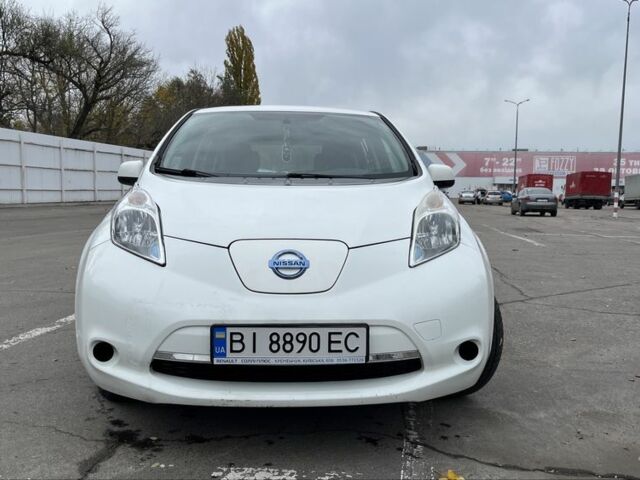 Белый Ниссан Лиф, объемом двигателя 0 л и пробегом 180 тыс. км за 6200 $, фото 4 на Automoto.ua