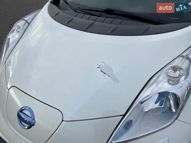 Белый Ниссан Лиф, объемом двигателя 0 л и пробегом 140 тыс. км за 5450 $, фото 31 на Automoto.ua