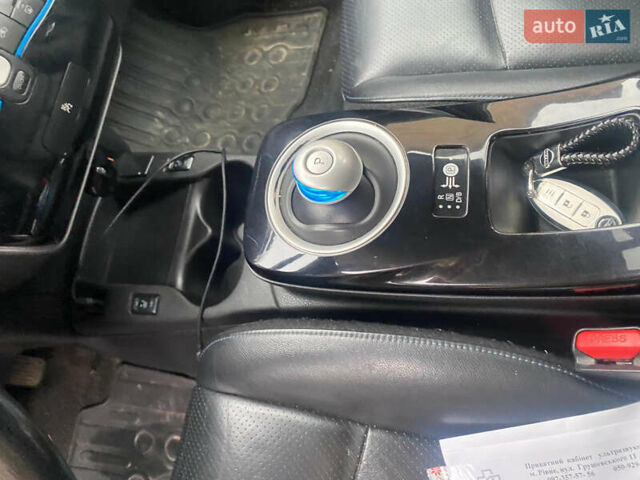 Білий Ніссан Ліф, об'ємом двигуна 0 л та пробігом 179 тис. км за 6800 $, фото 15 на Automoto.ua