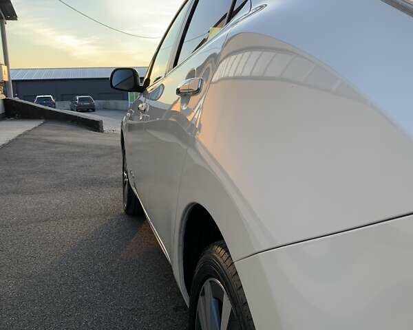 Білий Ніссан Ліф, об'ємом двигуна 0 л та пробігом 145 тис. км за 6950 $, фото 7 на Automoto.ua