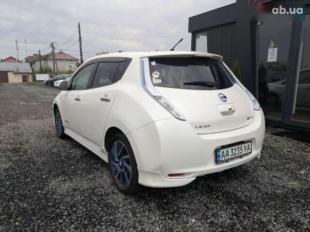 Білий Ніссан Ліф, об'ємом двигуна 0 л та пробігом 134 тис. км за 6500 $, фото 5 на Automoto.ua