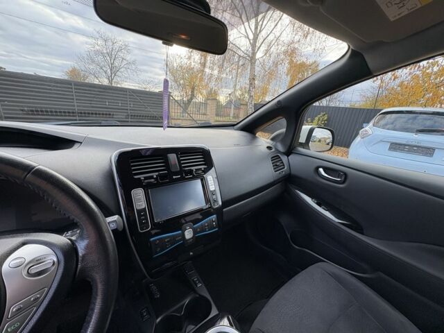 Білий Ніссан Ліф, об'ємом двигуна 0 л та пробігом 122 тис. км за 6200 $, фото 20 на Automoto.ua