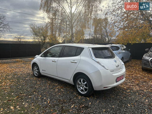 Белый Ниссан Лиф, объемом двигателя 0 л и пробегом 122 тыс. км за 6200 $, фото 6 на Automoto.ua