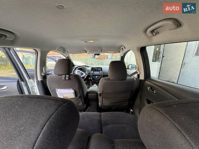 Белый Ниссан Лиф, объемом двигателя 0 л и пробегом 145 тыс. км за 6000 $, фото 3 на Automoto.ua