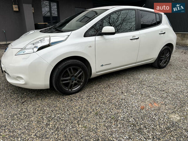 Белый Ниссан Лиф, объемом двигателя 0 л и пробегом 136 тыс. км за 5850 $, фото 5 на Automoto.ua