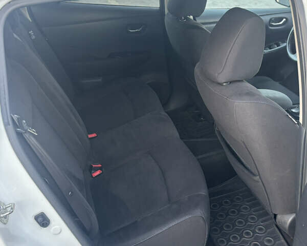 Білий Ніссан Ліф, об'ємом двигуна 0 л та пробігом 127 тис. км за 6450 $, фото 26 на Automoto.ua