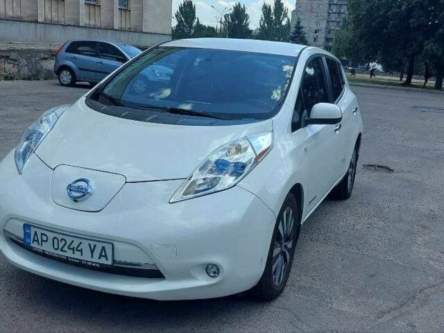 Белый Ниссан Лиф, объемом двигателя 0 л и пробегом 170 тыс. км за 6600 $, фото 2 на Automoto.ua