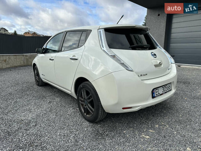 Белый Ниссан Лиф, объемом двигателя 0 л и пробегом 136 тыс. км за 5900 $, фото 4 на Automoto.ua