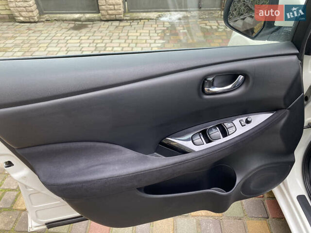 Белый Ниссан Лиф, объемом двигателя 0 л и пробегом 148 тыс. км за 5999 $, фото 19 на Automoto.ua