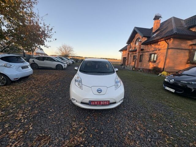 Белый Ниссан Лиф, объемом двигателя 0 л и пробегом 117 тыс. км за 6200 $, фото 11 на Automoto.ua