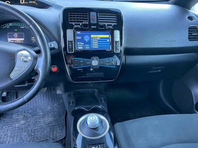 Белый Ниссан Лиф, объемом двигателя 0 л и пробегом 134 тыс. км за 6190 $, фото 22 на Automoto.ua