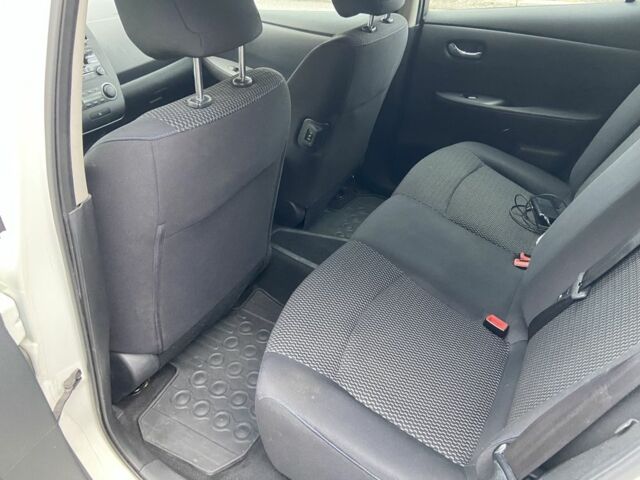 Ниссан Лиф 2014 в Виннице на Automoto.ua Белый Ниссан Лиф, объемом двигателя 0 л и пробегом 223 тыс. км за 5700 $, фото 12 на Automoto.ua