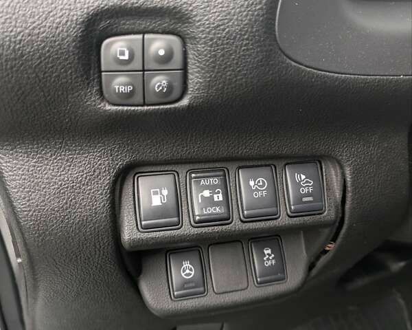 Білий Ніссан Ліф, об'ємом двигуна 0 л та пробігом 134 тис. км за 6500 $, фото 11 на Automoto.ua