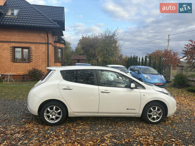 Белый Ниссан Лиф, объемом двигателя 0 л и пробегом 122 тыс. км за 6200 $, фото 3 на Automoto.ua