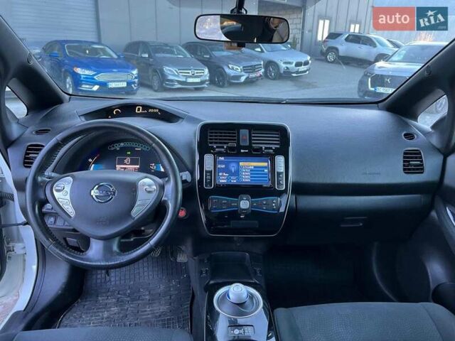 Белый Ниссан Лиф, объемом двигателя 0 л и пробегом 134 тыс. км за 6190 $, фото 36 на Automoto.ua