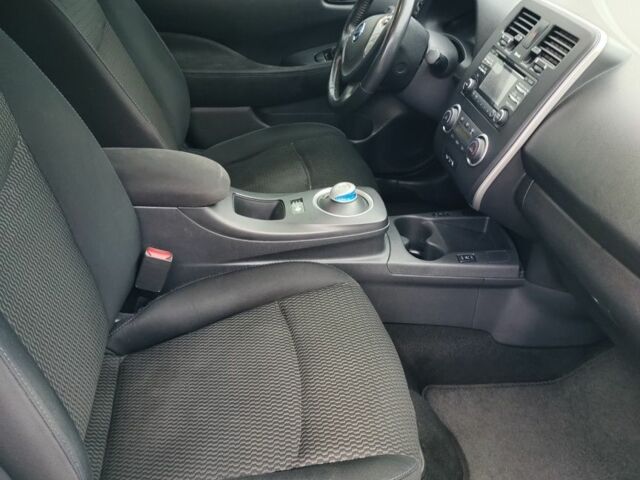 Белый Ниссан Лиф, объемом двигателя 0 л и пробегом 131 тыс. км за 6500 $, фото 15 на Automoto.ua