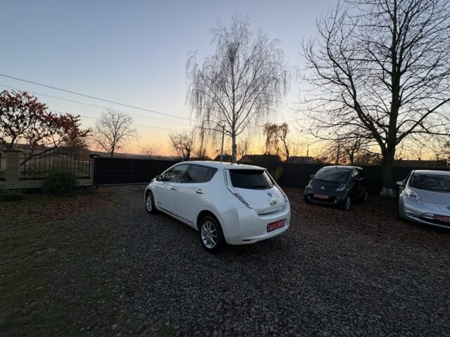 Белый Ниссан Лиф, объемом двигателя 0 л и пробегом 117 тыс. км за 6000 $, фото 15 на Automoto.ua