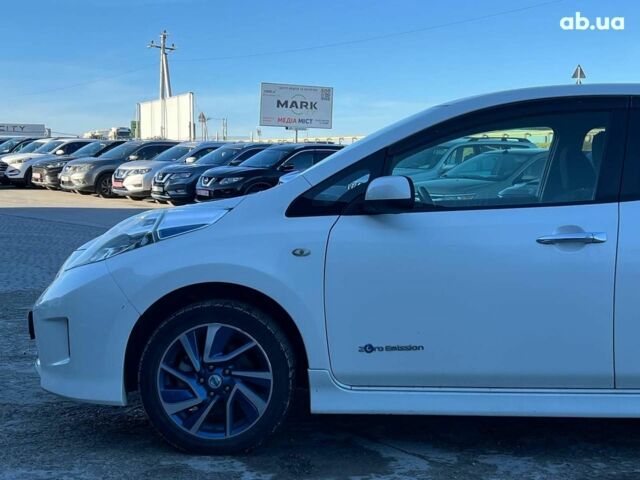 Белый Ниссан Лиф, объемом двигателя 0 л и пробегом 134 тыс. км за 6190 $, фото 2 на Automoto.ua