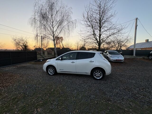 Белый Ниссан Лиф, объемом двигателя 0 л и пробегом 117 тыс. км за 6000 $, фото 16 на Automoto.ua