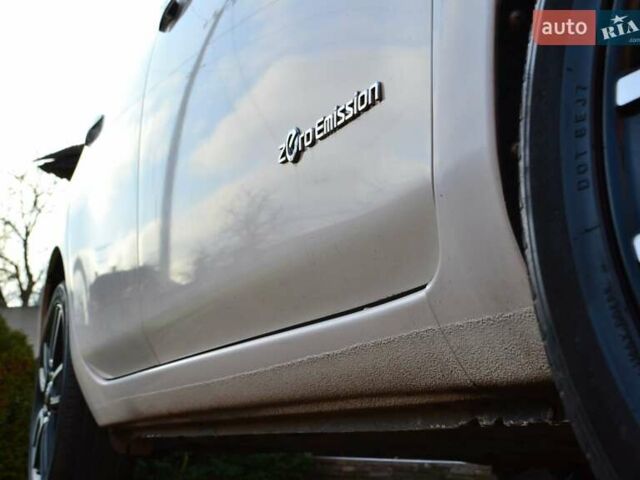 Білий Ніссан Ліф, об'ємом двигуна 0 л та пробігом 96 тис. км за 7950 $, фото 9 на Automoto.ua